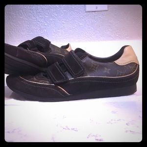 Authentic Louis Vuitton monogram trainers …